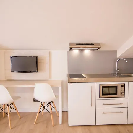 Apartamentos Plaza De Santiago - Estudios Turisticos - 1 Llave Pinto Exterior photo