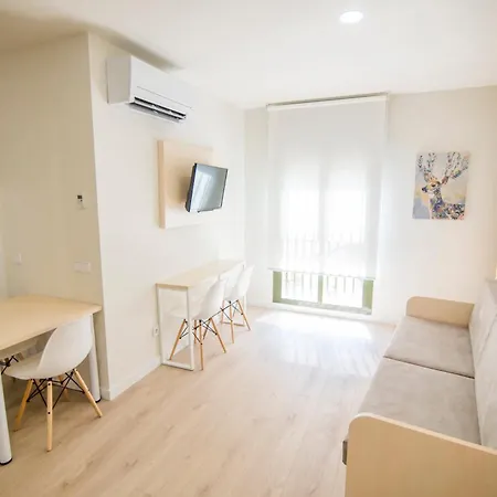 Apartamentos Plaza De Santiago - Estudios Turisticos - 1 Llave Pinto Exterior photo