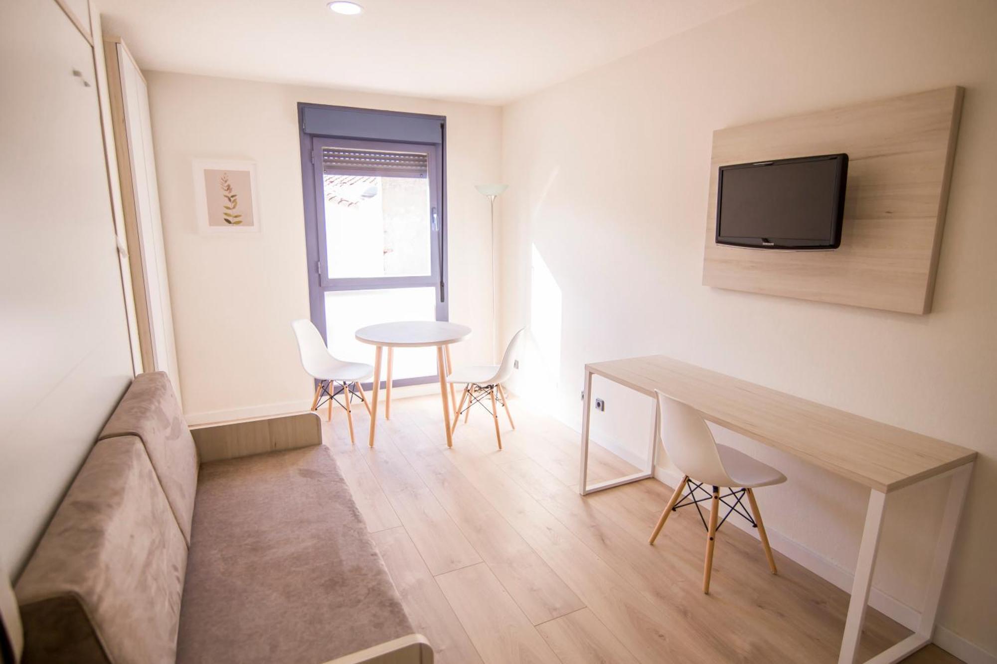 Apartment Plaza De Santiago - Estudios Turisticos - 1 Llave