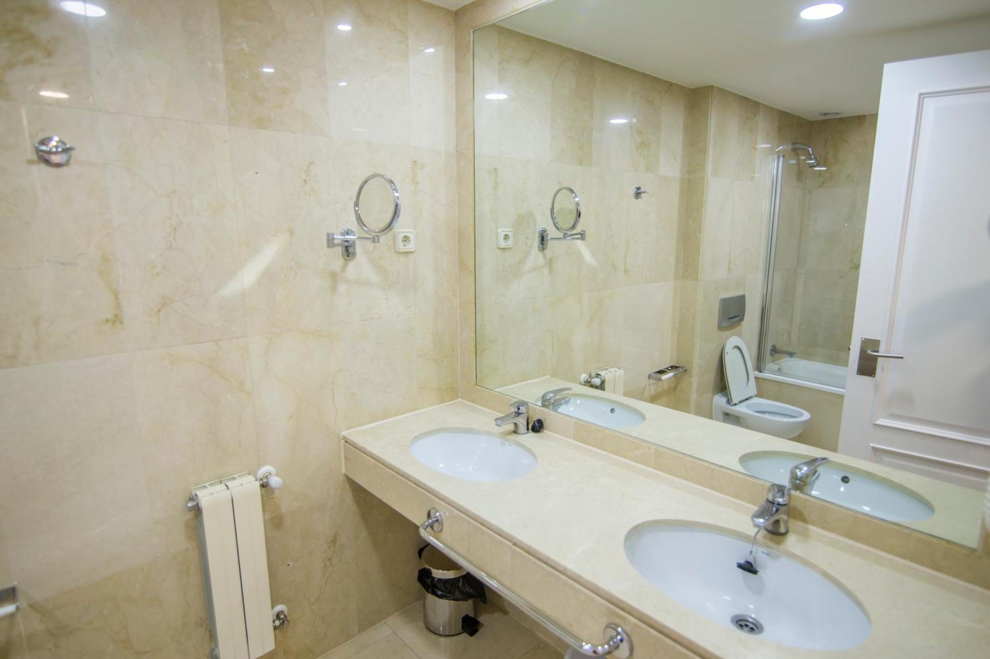 Apartment Plaza De Santiago - Estudios Turisticos - 1 Llave Pinto