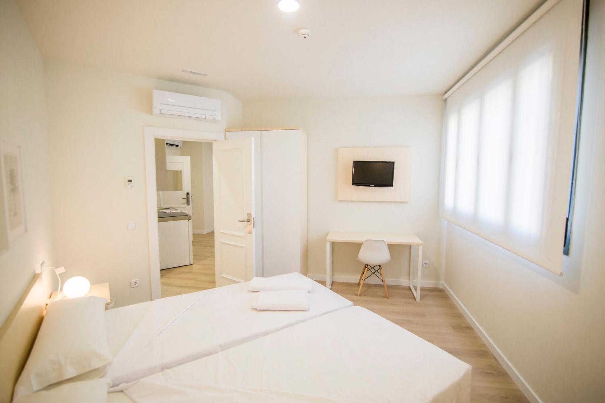 Plaza De Santiago - Estudios Turisticos - 1 Llave Apartment *